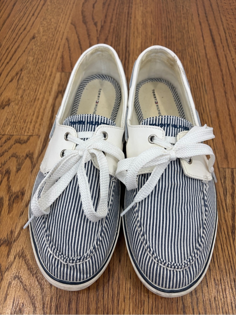 Tommy Hilfiger Nautical Navy/White Striped Deck Boat Shoes (10) - Picture 4 of 7